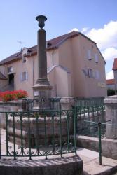 La fontaine de l'église, Noroy-le-Bourg